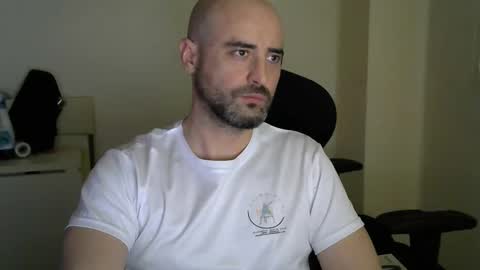 Snapshot of srtramposo chatting on February 16, 2026, 6:04 pm srtramposo online show from February 16, 2026, 6:04 pm