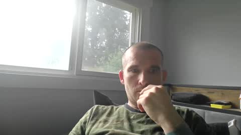 sscccooottt online show from May 26, 2026, 1:12 am