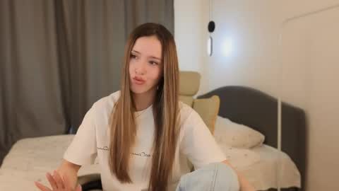 Chloe online show from May 27, 2026, 4:42 am