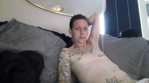 BI TATTED GUYS CHILLN online show from June 12, 2026, 6:56 am