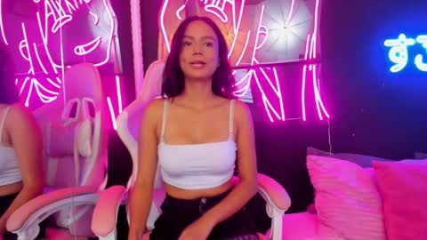 Snapshot of staarlightt chatting on November 17, 2025, 10:04 pm staarlightt online show from November 17, 2025, 10:04 pm