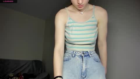 Stacey GMT5 Mo Tu We Th Fr Sa 3am -10am online show from February 5, 2026, 1:54 am