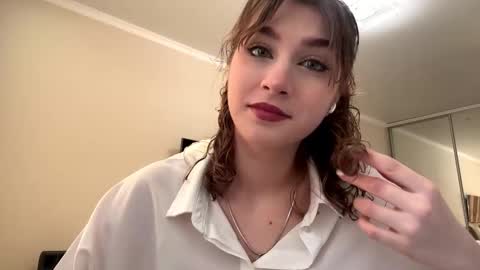 Snapshot of stacicurren chatting on February 6, 2026, 8:18 am Elli online show from February 6, 2026, 8:18 am