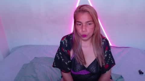 stacy_hall0 online show from November 27, 2025, 12:07 pm