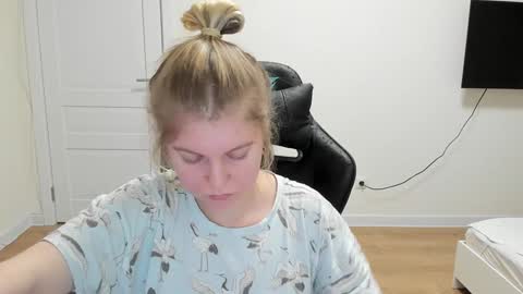 Snapshot of stacy_miraclee chatting on February 4, 2025, 4:50 pm Stacy online show from February 4, 2025, 4:50 pm