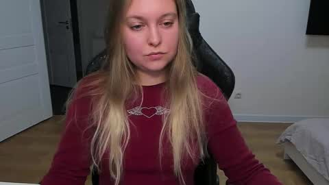 Stacy  online show from December 17, 2025, 3:29 pm