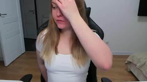 Snapshot of stacy_miraclee chatting on April 26, 2026, 5:10 pm Stacy online show from April 26, 2026, 5:10 pm