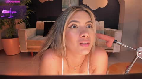 Snapshot of stacyevansx chatting on January 16, 2025, 4:07 pm Im Stacy online show from January 16, 2025, 4:07 pm
