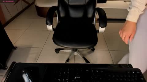 Snapshot of stacyevansx chatting on February 24, 2025, 9:43 am Im Stacy online show from February 24, 2025, 9:43 am