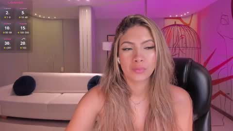 Snapshot of stacyevansx chatting on February 24, 2025, 3:53 pm Im Stacy online show from February 24, 2025, 3:53 pm