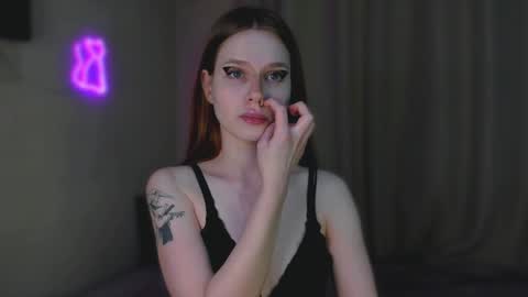 stacyloveforu online show from February 7, 2025, 3:01 am