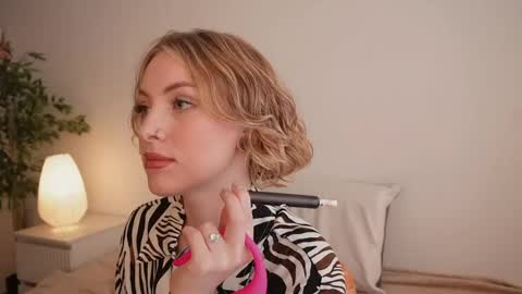 Kristina online show from April 8, 2026, 1:44 pm