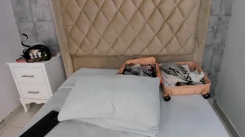 Snapshot of starbutterflyy_ chatting on October 12, 2025, 4:00 am STAR online show from October 12, 2025, 4:00 am