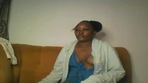 Snapshot of stargirl880271 chatting on October 19, 2025, 1:28 am isha online show from October 19, 2025, 1:28 am