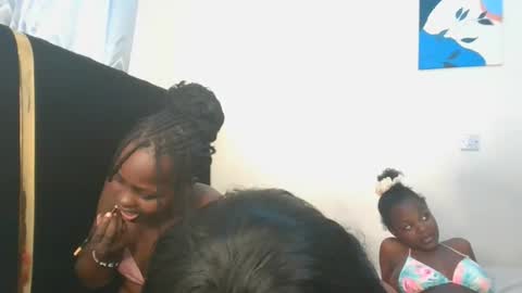 lia online show from December 3, 2025, 7:38 am