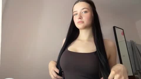 Lola online show from June 13, 2026, 10:24 am