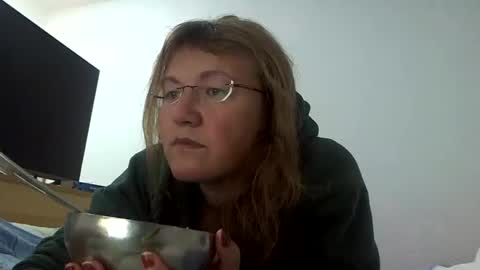 Snapshot of starlagurl chatting on December 6, 2024, 1:44 pm starlagurl online show from December 6, 2024, 1:44 pm