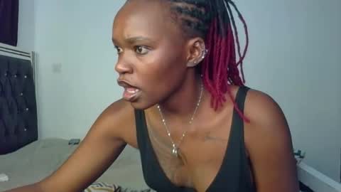 starlight_c online show from November 27, 2025, 9:44 am