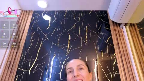 starlight_mature23_aws online show from May 29, 2026, 7:56 pm
