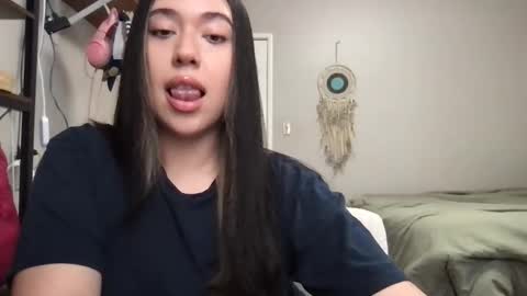 starlitdreams777 online show from May 22, 2026, 12:29 am