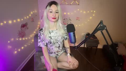 Snapshot of starr1123 chatting on September 24, 2025, 2:26 am Starr online show from September 24, 2025, 2:26 am