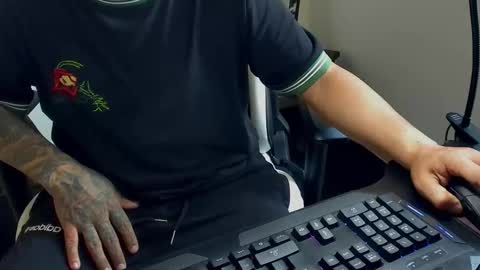 Snapshot of stebankechimba chatting on October 19, 2025, 5:35 pm Stebankechimba online show from October 19, 2025, 5:35 pm