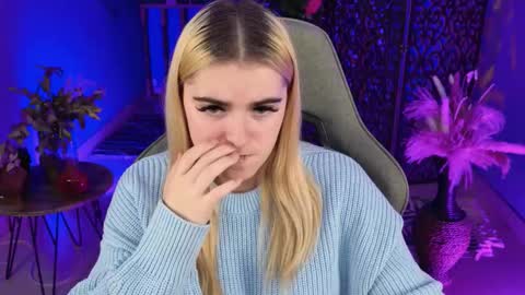 stef_nicks online show from September 30, 2025, 9:03 am