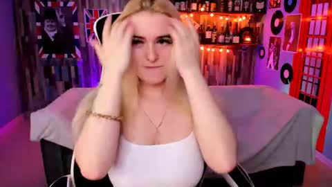 Snapshot of stef_nicks chatting on June 10, 2026, 5:07 am stef_nicks online show from June 10, 2026, 5:07 am