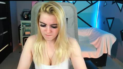 Snapshot of stef_nicks chatting on June 11, 2026, 7:17 am stef_nicks online show from June 11, 2026, 7:17 am