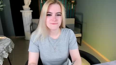 Snapshot of stef_nicks chatting on June 28, 2026, 5:24 am stef_nicks online show from June 28, 2026, 5:24 am