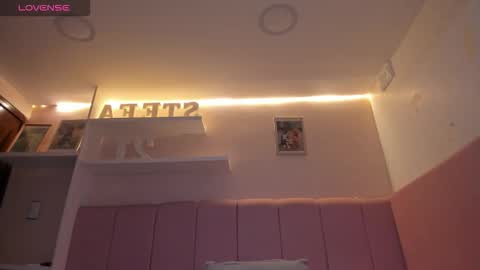 Stefa Gomez  online show from November 27, 2025, 10:28 am