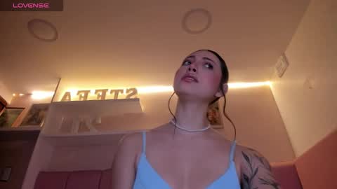 Stefa Gomez  online show from November 30, 2025, 11:47 am