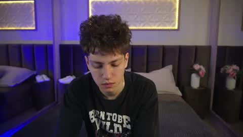 Esrefan online show from March 22, 2026, 7:50 pm