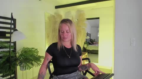 Stefanny   online show from January 10, 2025, 3:48 pm