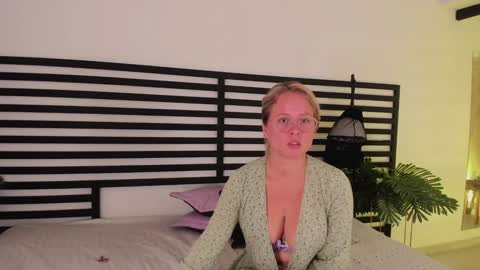 Stefanny   online show from January 14, 2025, 3:36 pm