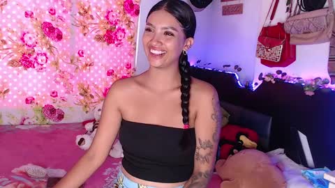Im MiaIts my first day here  online show from December 11, 2024, 9:12 pm