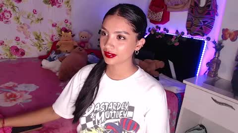 Im MiaIts my first day here  online show from December 12, 2024, 1:53 am