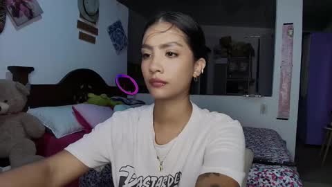 Im MiaIts my first day here  online show from September 20, 2025, 12:33 am