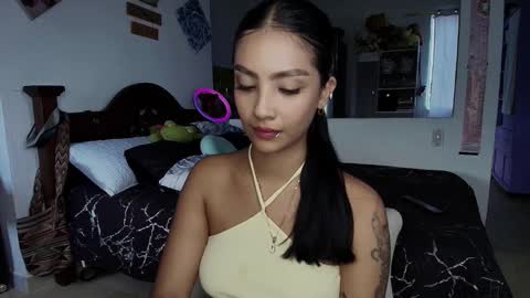 Im MiaIts my first day here  online show from September 26, 2025, 9:08 pm