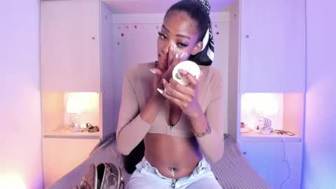Snapshot of stefannyevans_ chatting on May 20, 2026, 12:44 pm stefannyevans_ online show from May 20, 2026, 12:44 pm