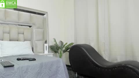 Stefany online show from March 7, 2025, 7:38 pm