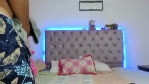 Snapshot of stefany_andruw chatting on October 14, 2025, 2:07 pm stefany_andruw online show from October 14, 2025, 2:07 pm