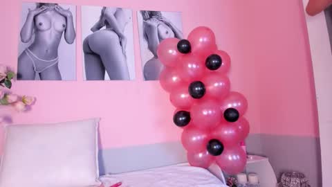 Snapshot of stefany_gonzales_ chatting on September 13, 2025, 11:43 am Stefany online show from September 13, 2025, 11:43 am