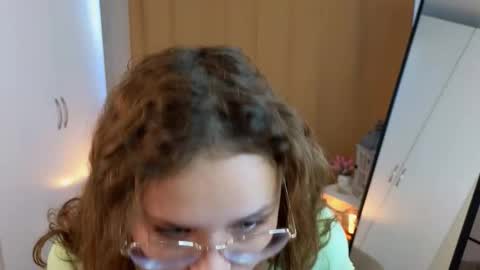Snapshot of steffaniebrais chatting on October 12, 2025, 2:10 am Steffani online show from October 12, 2025, 2:10 am