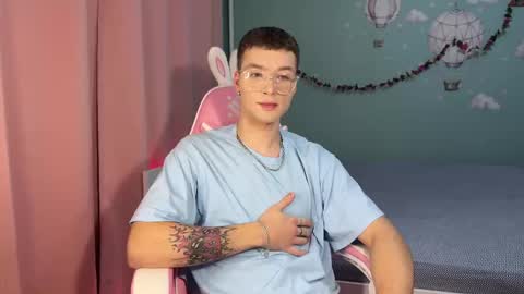 Snapshot of stefikit chatting on October 28, 2025, 4:09 pm Stefi and Akin online show from October 28, 2025, 4:09 pm