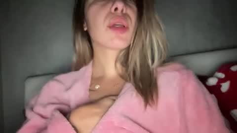 stefy_glow online show from November 16, 2025, 10:48 pm