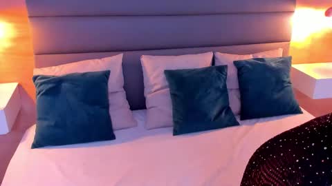 STELA online show from October 31, 2025, 6:42 pm