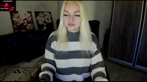 Snapshot of stella__cox chatting on October 12, 2025, 5:06 am Stella Cox online show from October 12, 2025, 5:06 am