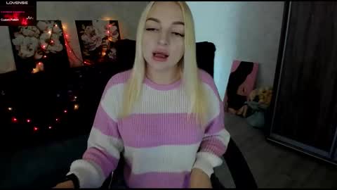 Snapshot of stella__cox chatting on October 26, 2025, 8:09 am Stella Cox online show from October 26, 2025, 8:09 am