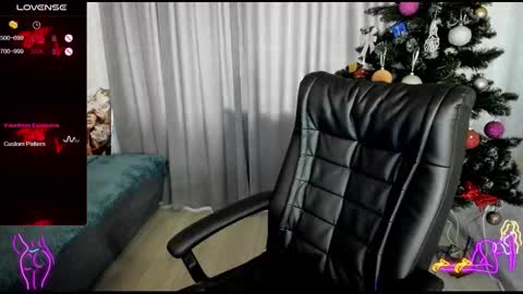 Stella  Cox online show from November 30, 2025, 11:14 am